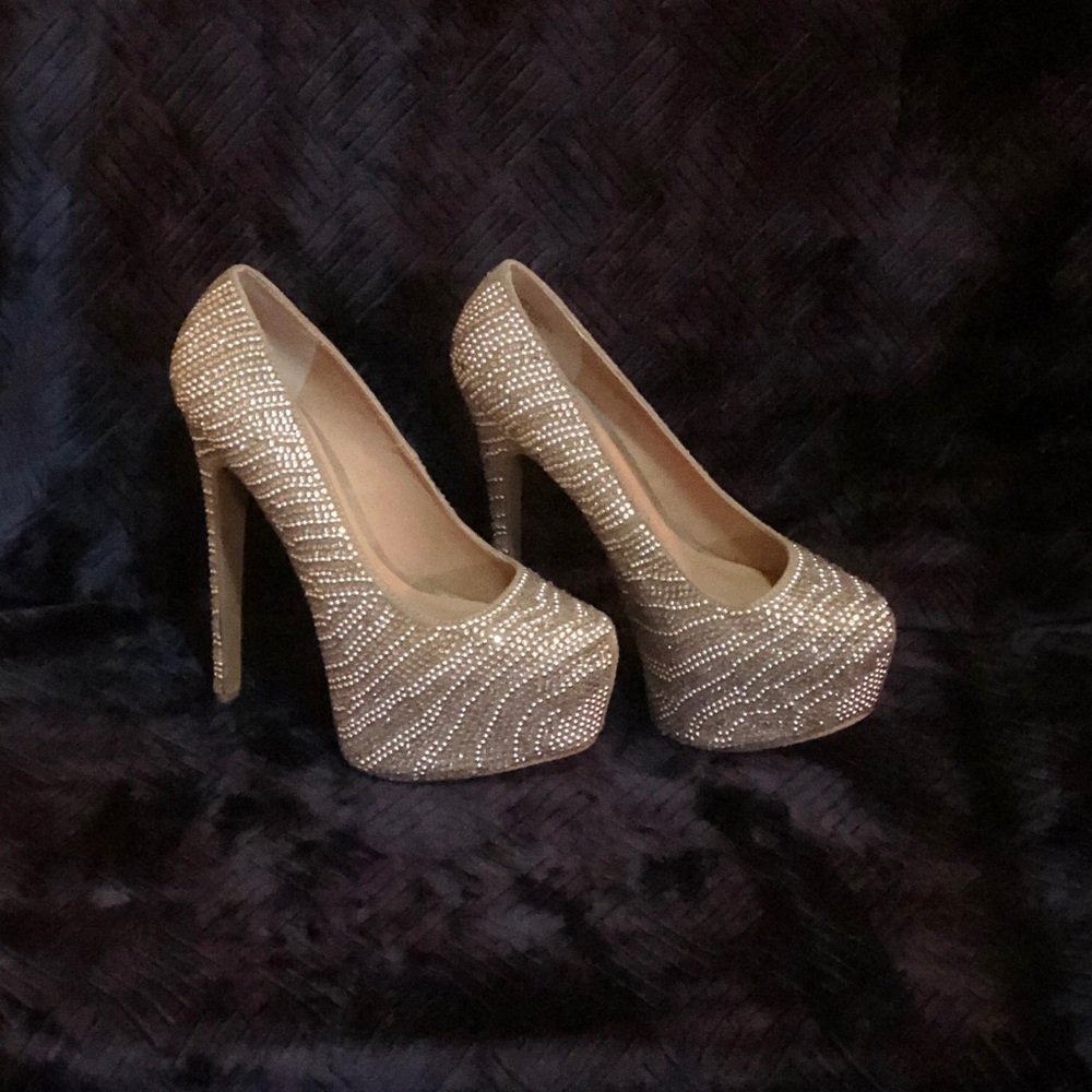 Women’s Steve Madden Platform Pumps
